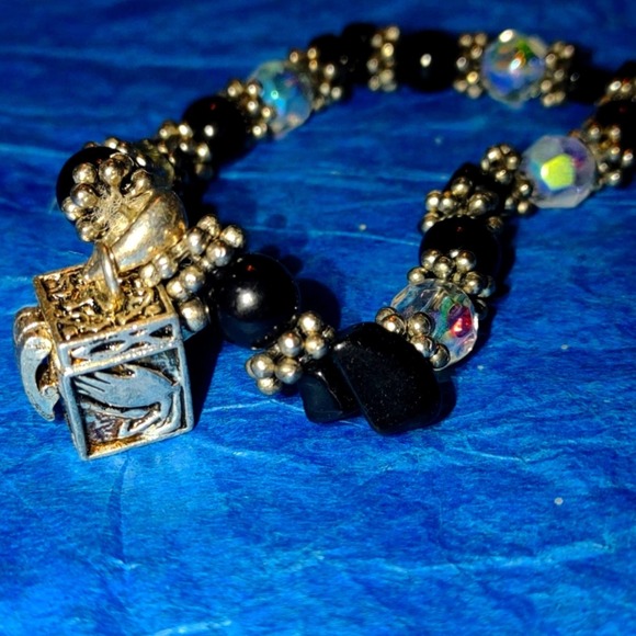 Beautiful Vtg. black~silver prayer box bracelet~write a small prayer put… - Picture 2 of 3